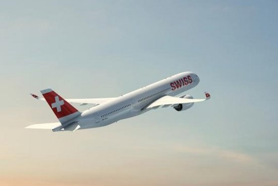 SWISS Flugzeug A350 beim Take-Off im Himmel